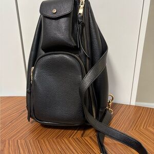 Poppy & Peonies black sling bag